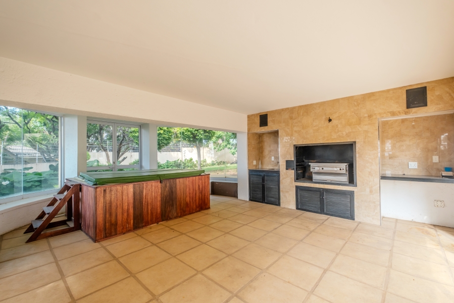 6 Bedroom Property for Sale in Waterkloof Park Gauteng