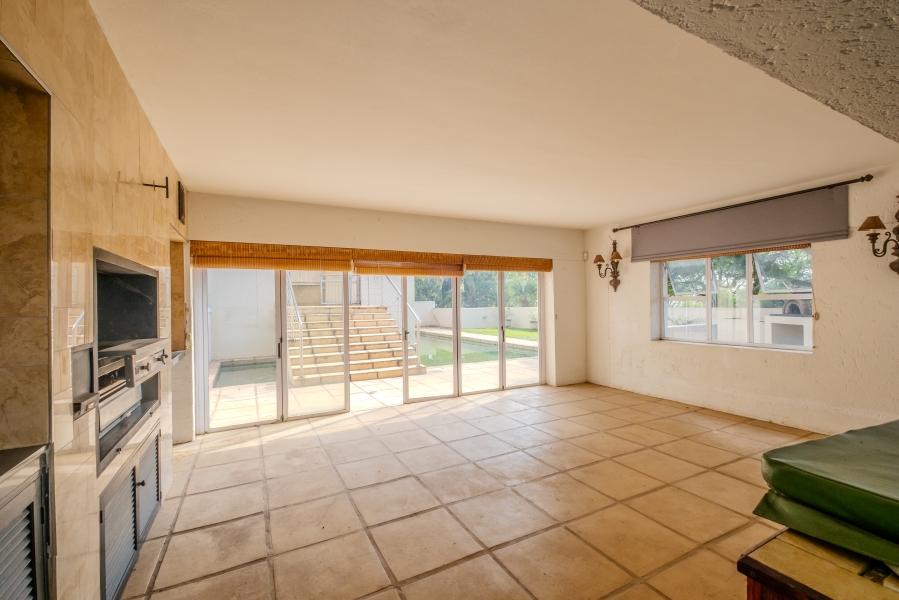 6 Bedroom Property for Sale in Waterkloof Park Gauteng