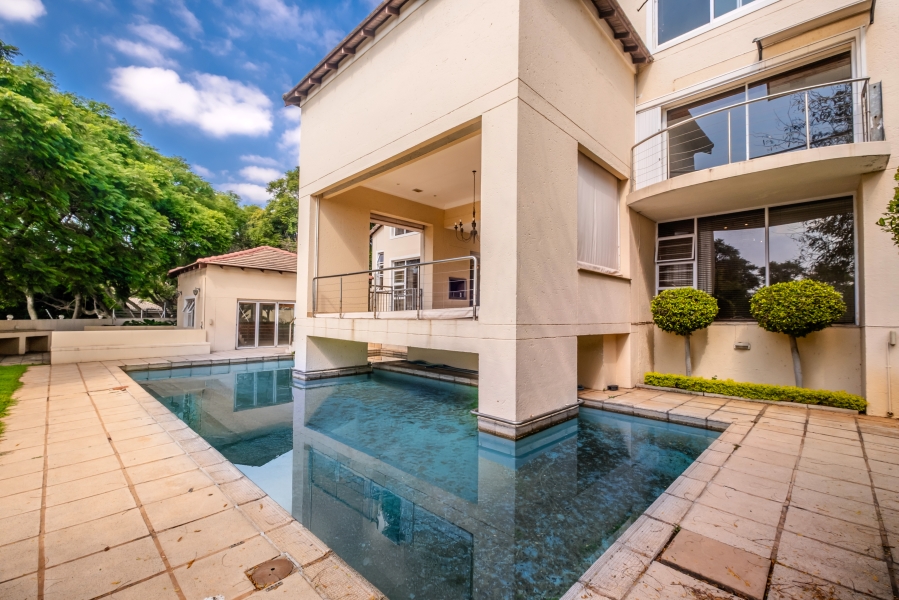 6 Bedroom Property for Sale in Waterkloof Park Gauteng