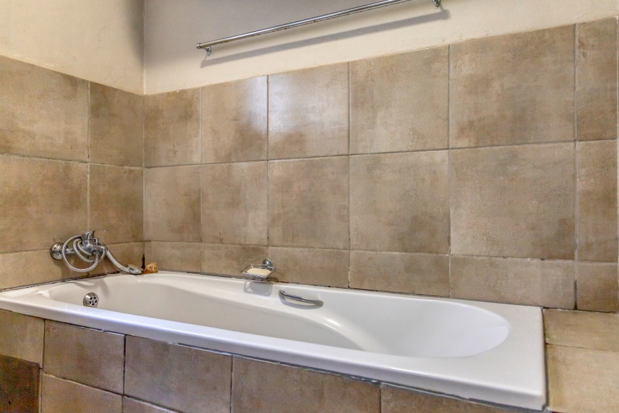 2 Bedroom Property for Sale in Fleurhof Gauteng