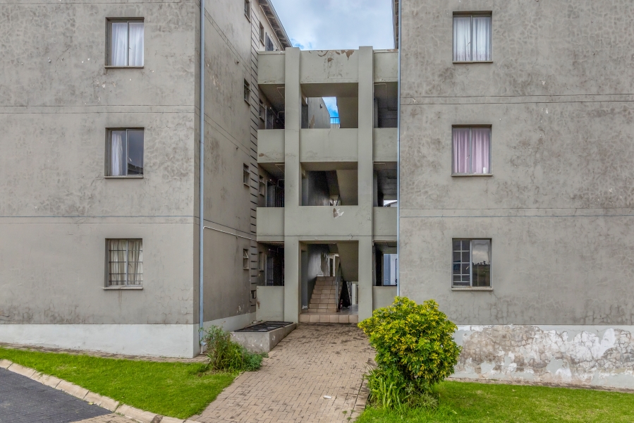 2 Bedroom Property for Sale in Fleurhof Gauteng
