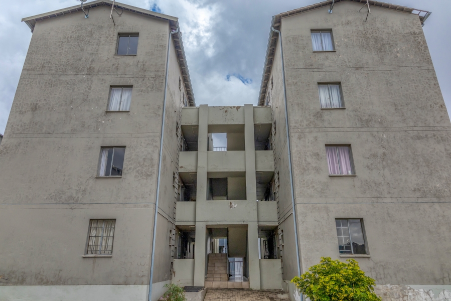 2 Bedroom Property for Sale in Fleurhof Gauteng