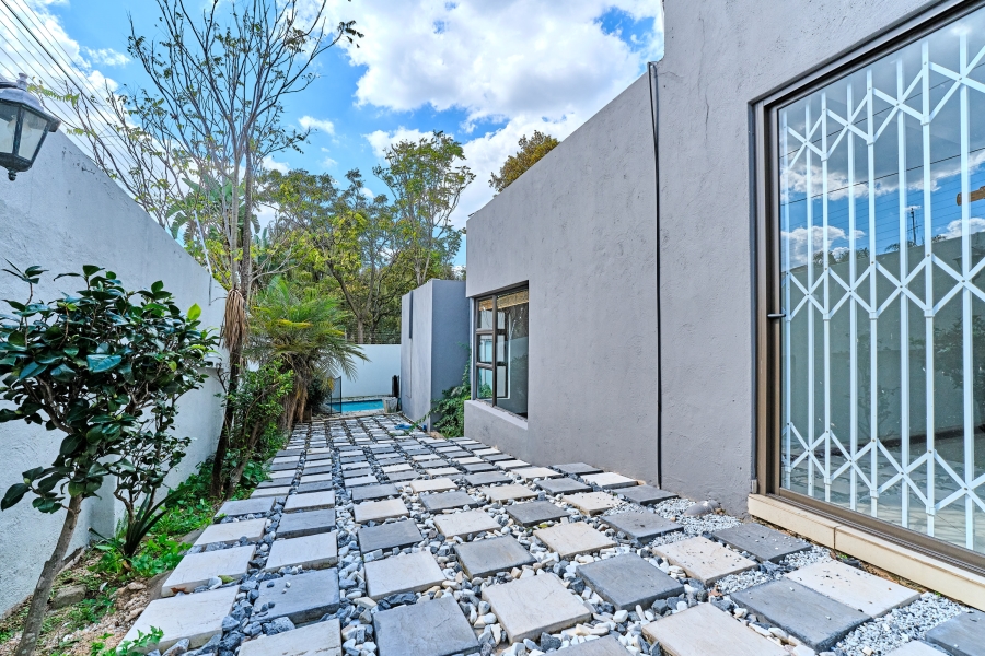 To Let 4 Bedroom Property for Rent in Parkmore Gauteng