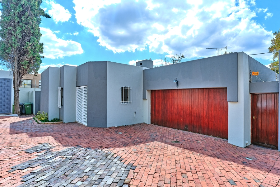To Let 4 Bedroom Property for Rent in Parkmore Gauteng
