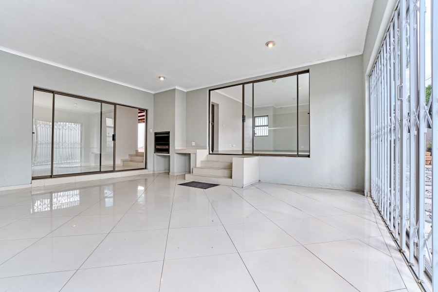 To Let 4 Bedroom Property for Rent in Parkmore Gauteng