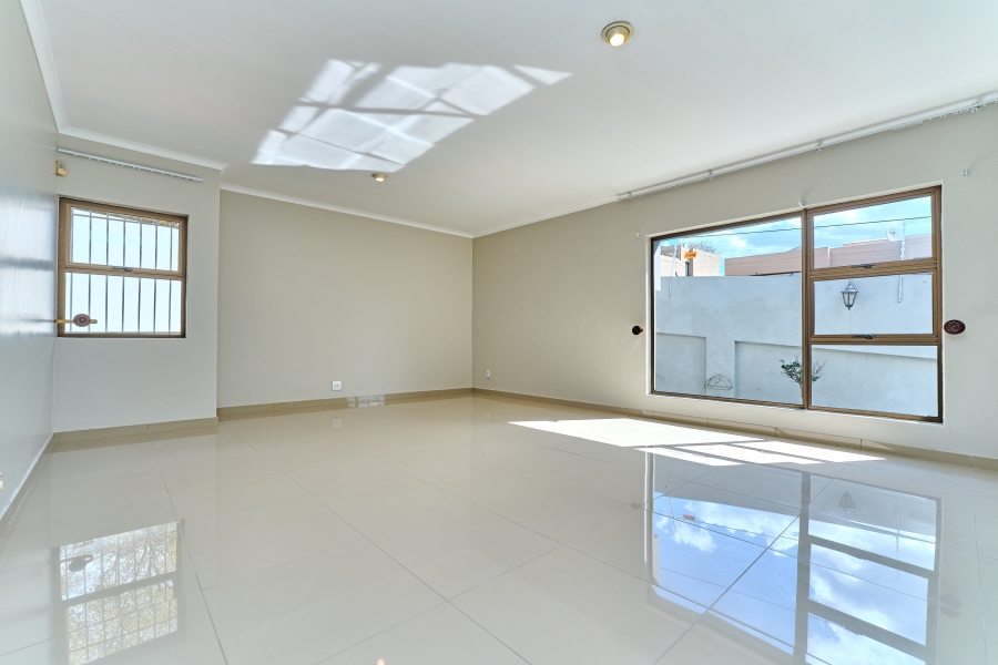 To Let 4 Bedroom Property for Rent in Parkmore Gauteng