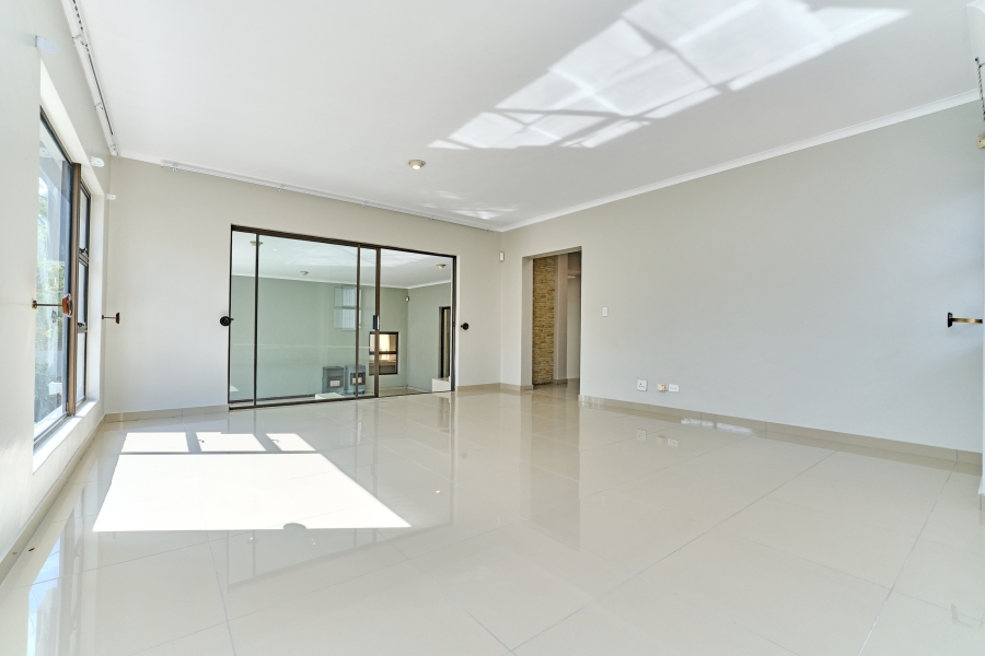 To Let 4 Bedroom Property for Rent in Parkmore Gauteng