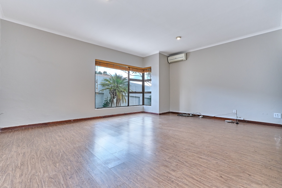 To Let 4 Bedroom Property for Rent in Parkmore Gauteng