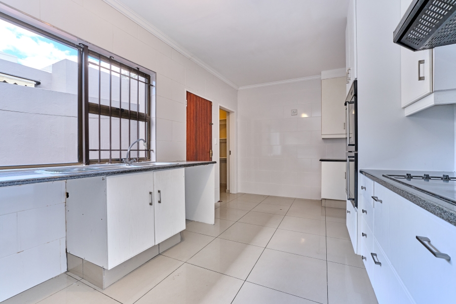To Let 4 Bedroom Property for Rent in Parkmore Gauteng