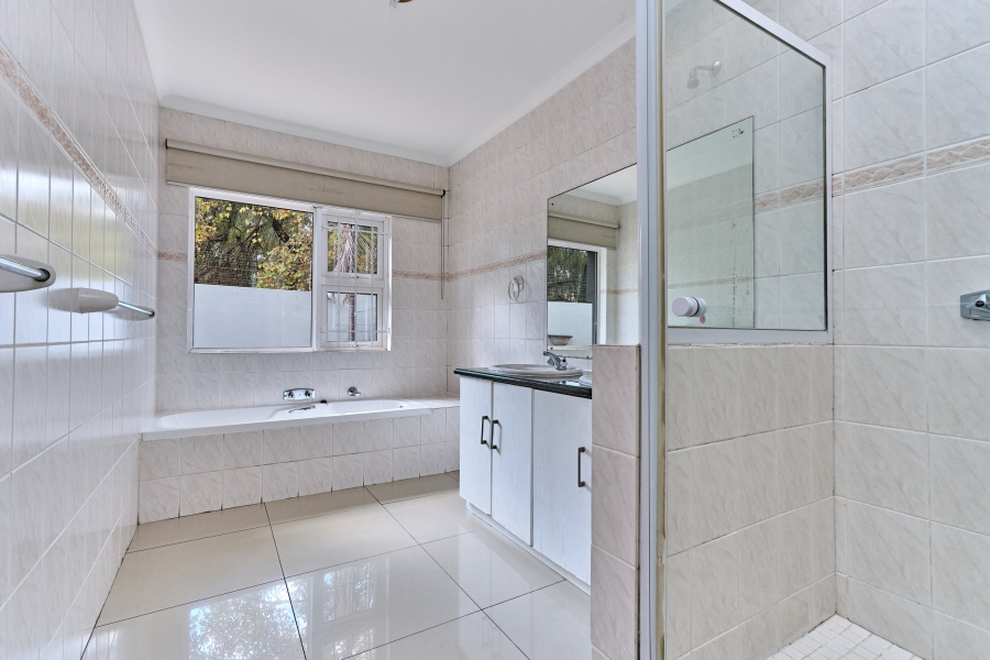 To Let 4 Bedroom Property for Rent in Parkmore Gauteng