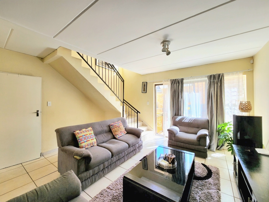3 Bedroom Property for Sale in Wilgeheuwel Gauteng