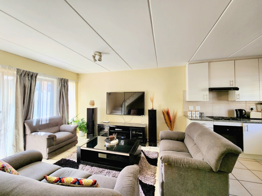 3 Bedroom Property for Sale in Wilgeheuwel Gauteng