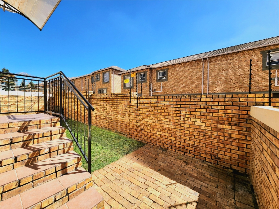 3 Bedroom Property for Sale in Wilgeheuwel Gauteng