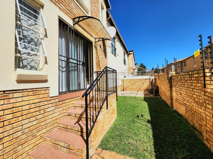 3 Bedroom Property for Sale in Wilgeheuwel Gauteng