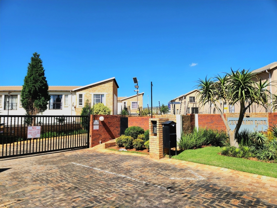3 Bedroom Property for Sale in Wilgeheuwel Gauteng