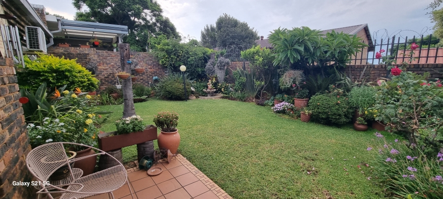 2 Bedroom Property for Sale in Waterkloof Glen Gauteng