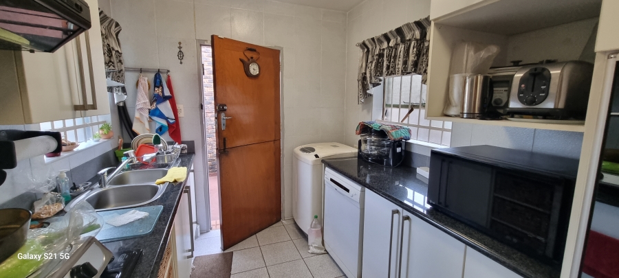 2 Bedroom Property for Sale in Waterkloof Glen Gauteng