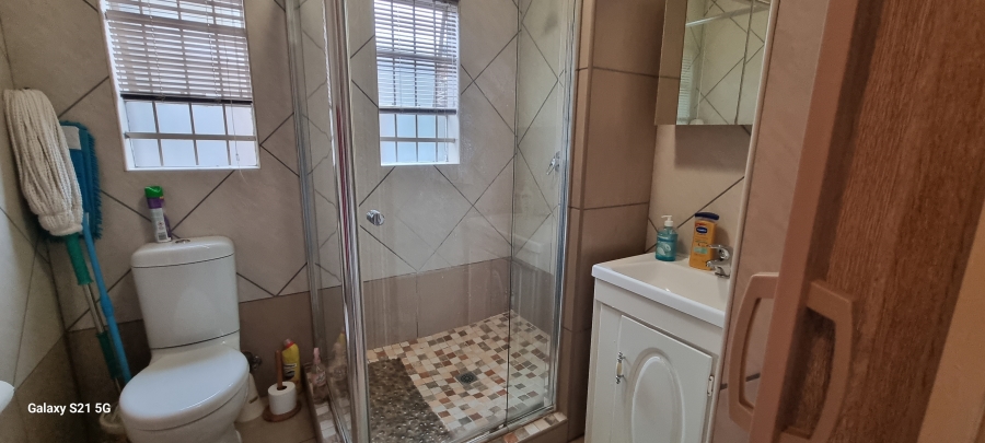 2 Bedroom Property for Sale in Waterkloof Glen Gauteng