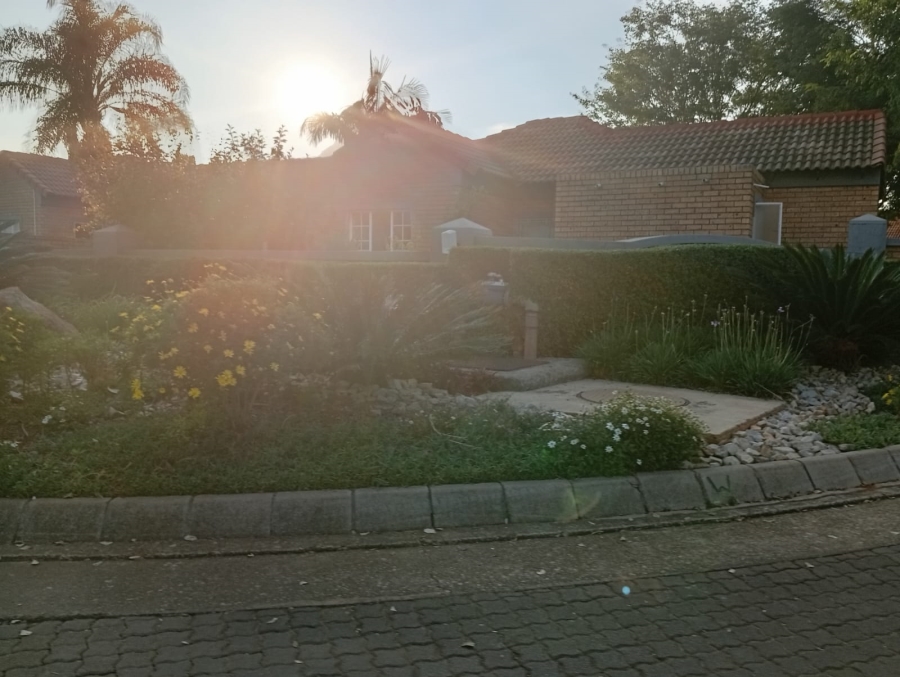 To Let 2 Bedroom Property for Rent in Equestria Gauteng