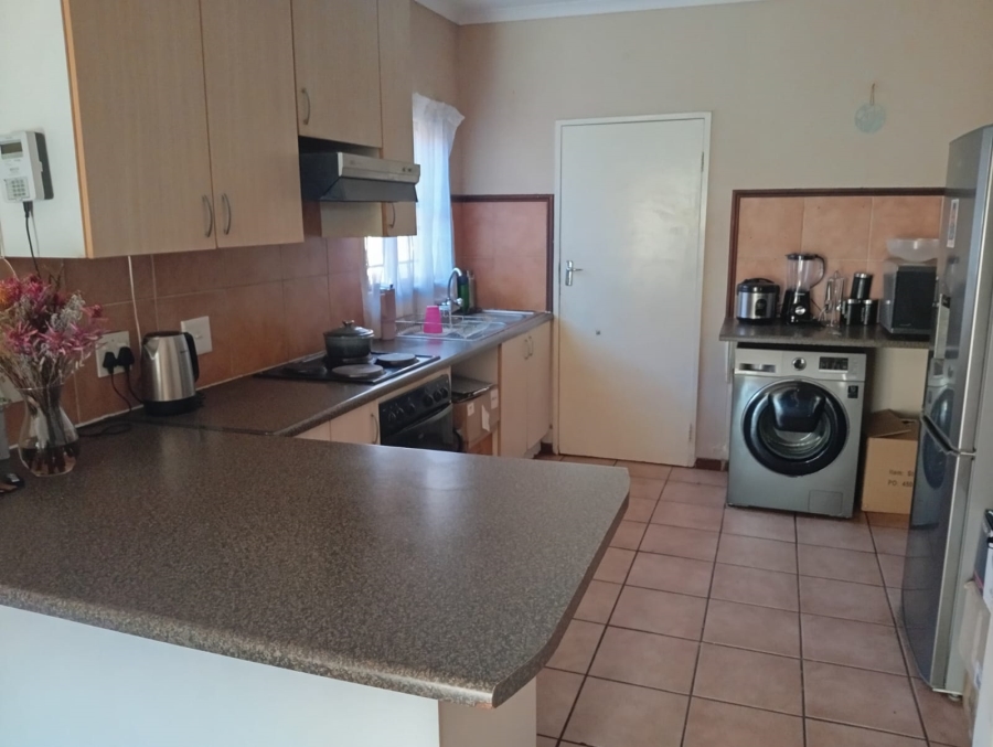 To Let 2 Bedroom Property for Rent in Equestria Gauteng