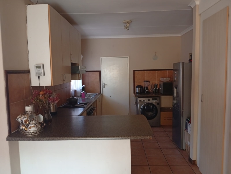 To Let 2 Bedroom Property for Rent in Equestria Gauteng