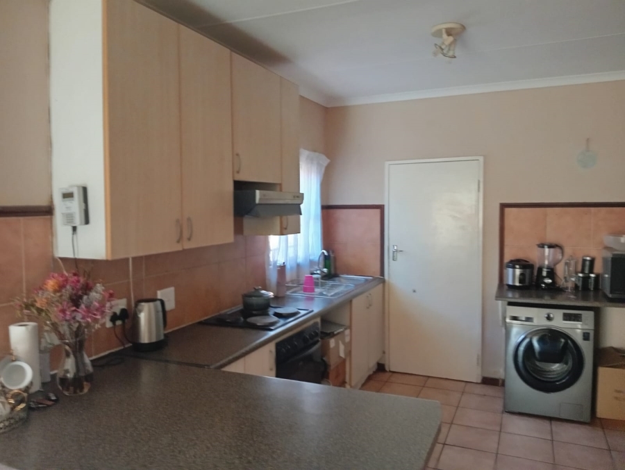 To Let 2 Bedroom Property for Rent in Equestria Gauteng