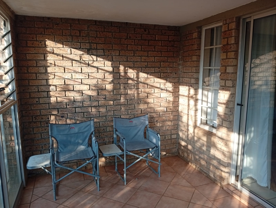 To Let 2 Bedroom Property for Rent in Equestria Gauteng