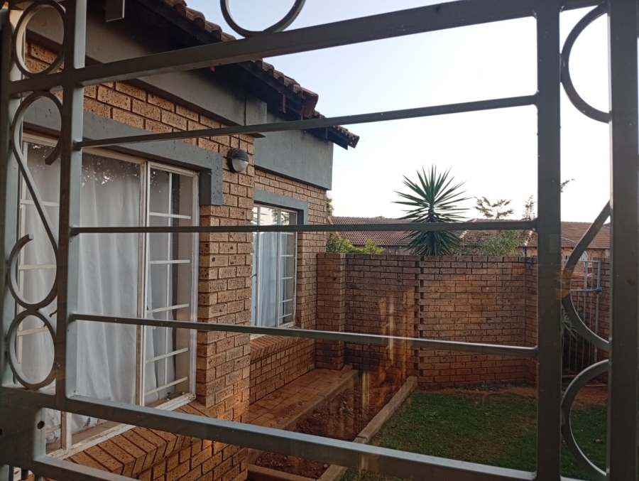 To Let 2 Bedroom Property for Rent in Equestria Gauteng