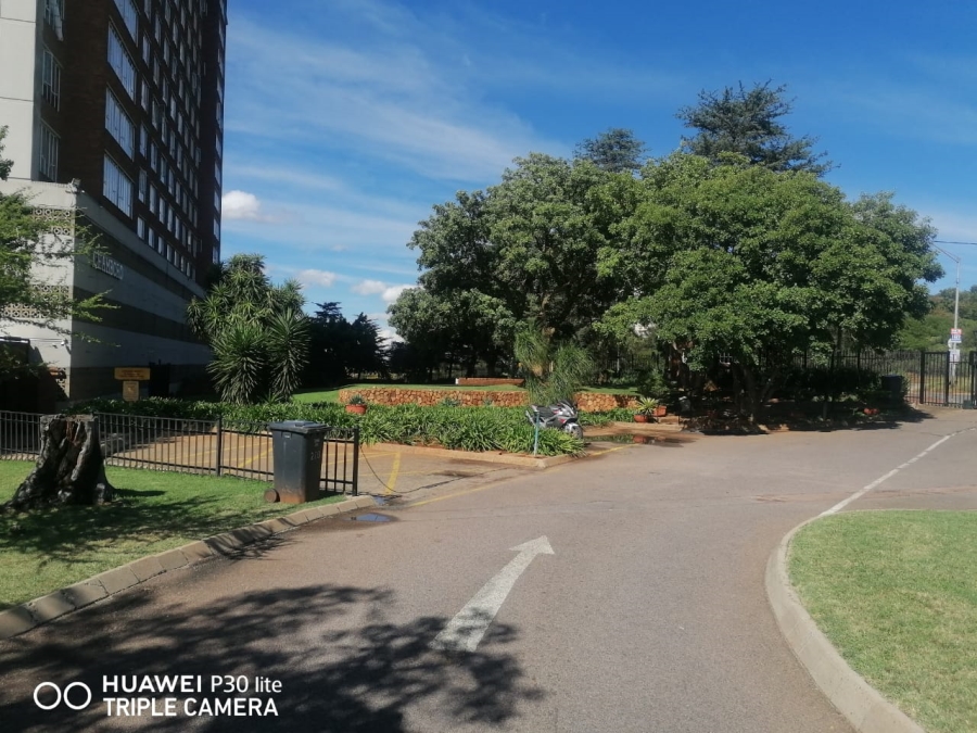 To Let 2 Bedroom Property for Rent in La Montagne Gauteng