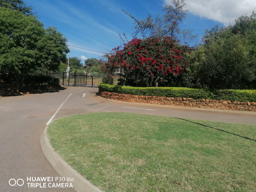 To Let 2 Bedroom Property for Rent in La Montagne Gauteng