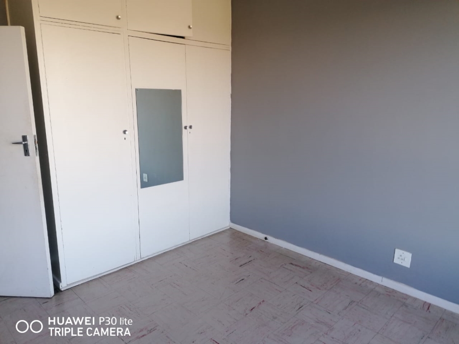 To Let 2 Bedroom Property for Rent in La Montagne Gauteng