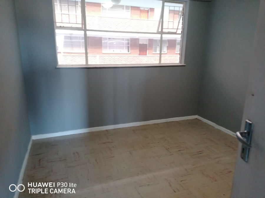 To Let 2 Bedroom Property for Rent in La Montagne Gauteng