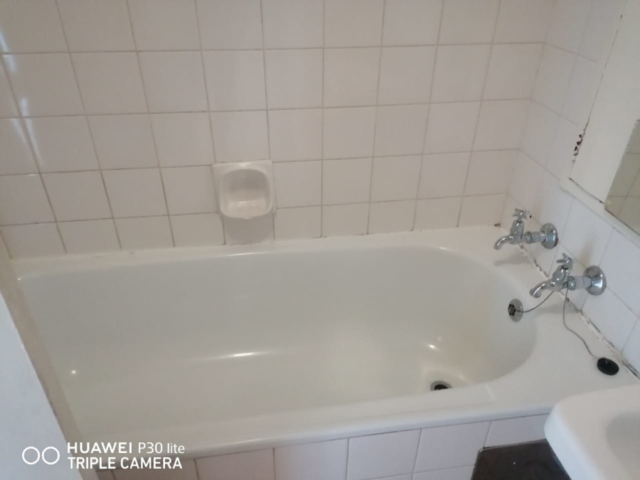To Let 2 Bedroom Property for Rent in La Montagne Gauteng