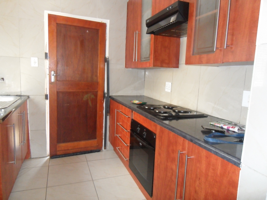 To Let 3 Bedroom Property for Rent in Lombardy East Gauteng