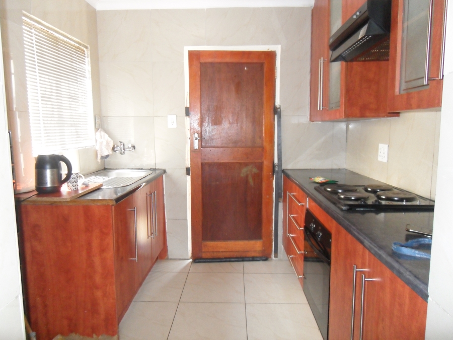 To Let 3 Bedroom Property for Rent in Lombardy East Gauteng