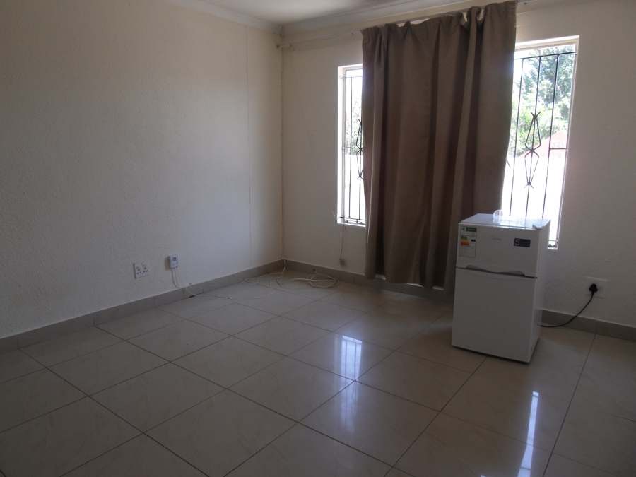 To Let 3 Bedroom Property for Rent in Lombardy East Gauteng
