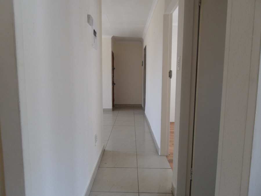To Let 3 Bedroom Property for Rent in Lombardy East Gauteng