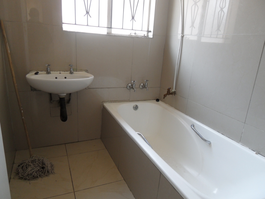 To Let 3 Bedroom Property for Rent in Lombardy East Gauteng