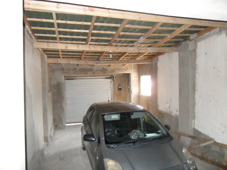 To Let 3 Bedroom Property for Rent in Lombardy East Gauteng