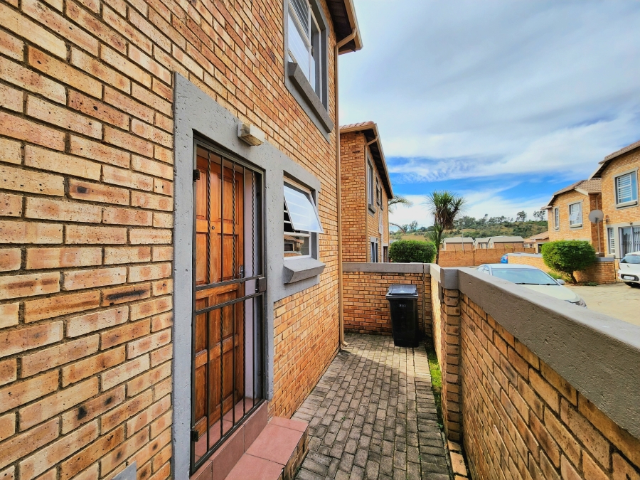 3 Bedroom Property for Sale in Wilgeheuwel Gauteng