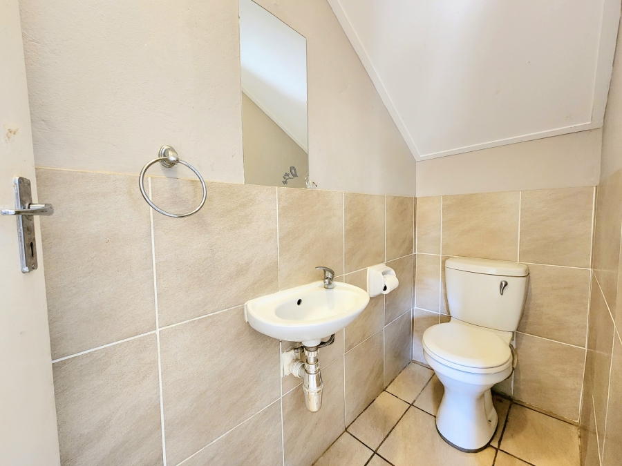 3 Bedroom Property for Sale in Wilgeheuwel Gauteng