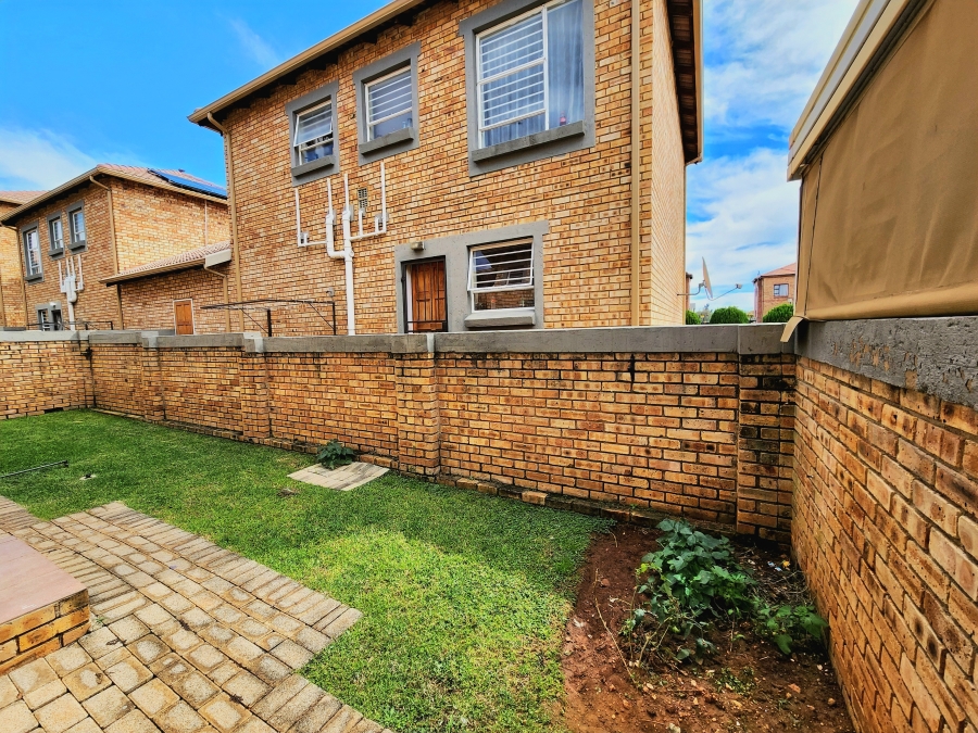 3 Bedroom Property for Sale in Wilgeheuwel Gauteng