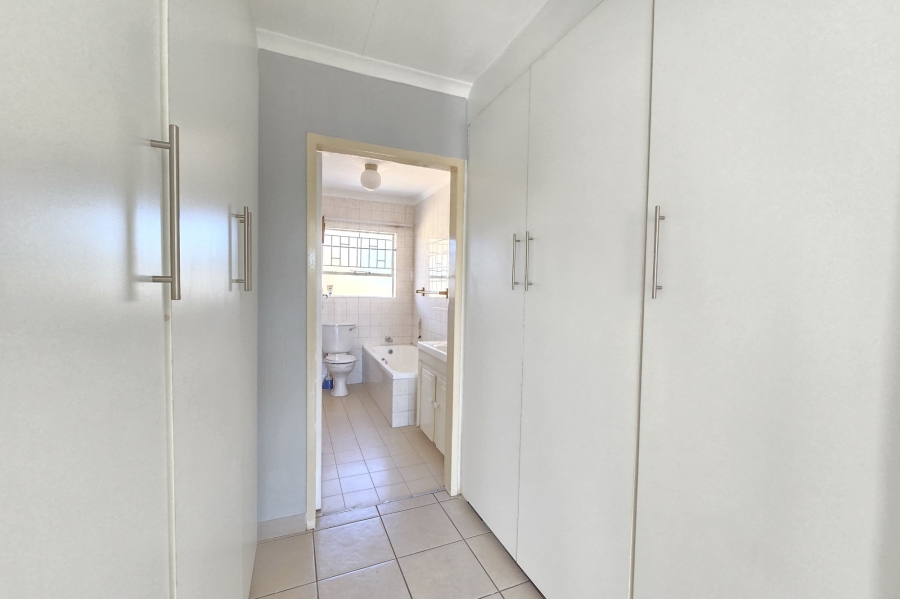 To Let 3 Bedroom Property for Rent in Birch Acres Gauteng