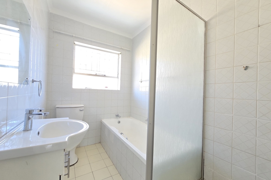 To Let 3 Bedroom Property for Rent in Birch Acres Gauteng