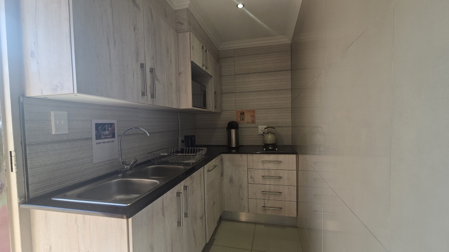 To Let 4 Bedroom Property for Rent in Garsfontein Gauteng