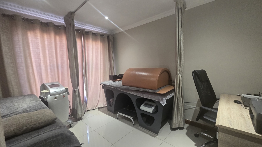 To Let 4 Bedroom Property for Rent in Garsfontein Gauteng