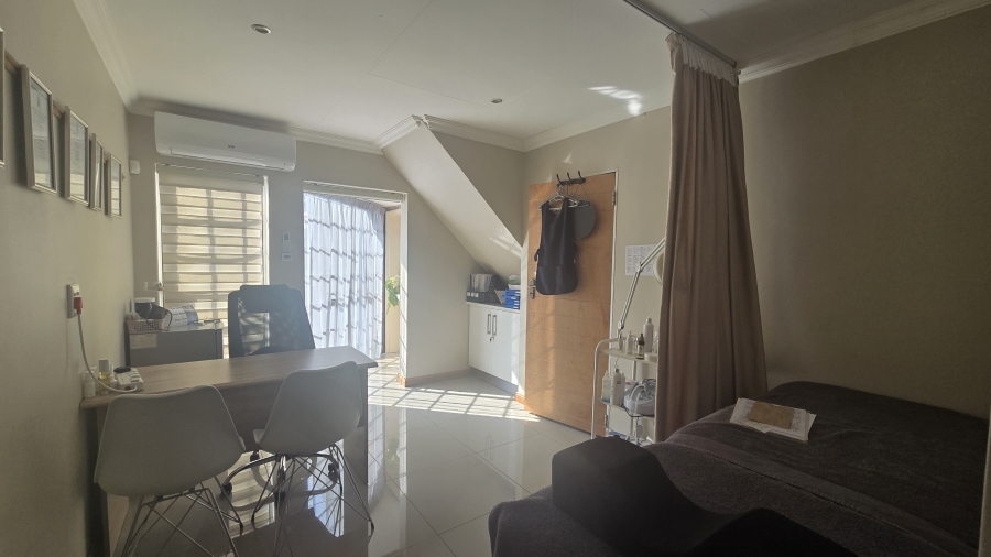 To Let 4 Bedroom Property for Rent in Garsfontein Gauteng