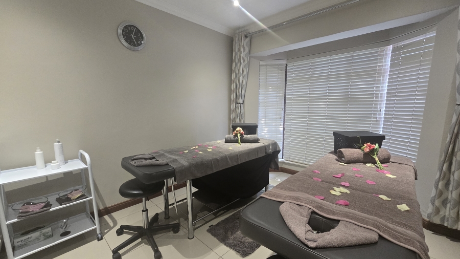 To Let 4 Bedroom Property for Rent in Garsfontein Gauteng