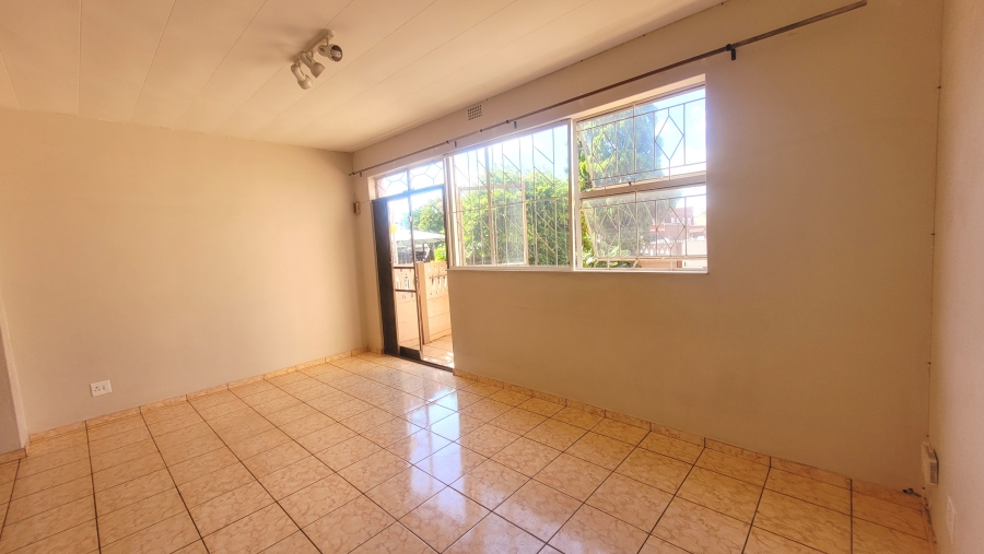 To Let 2 Bedroom Property for Rent in Brackenhurst Gauteng