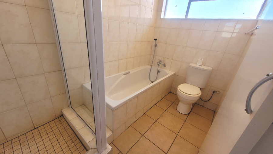 To Let 2 Bedroom Property for Rent in Brackenhurst Gauteng